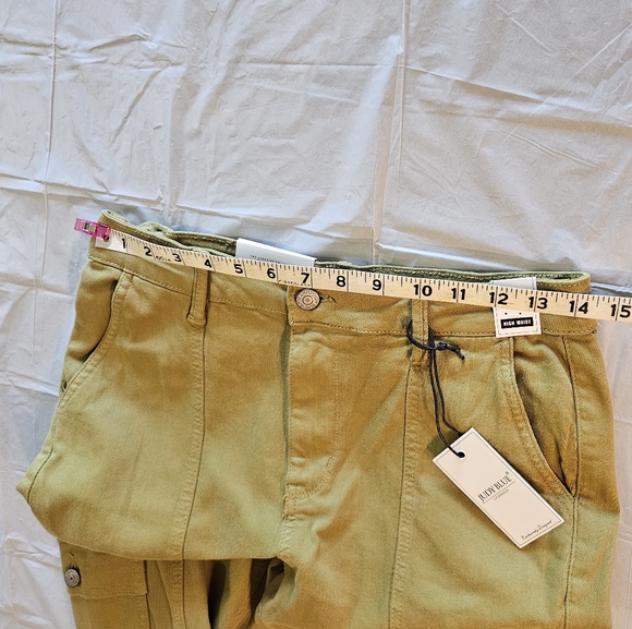 Judy Blue High Rise Cargo Straight-Leg Jean in Matcha Green Size 7/28 NWT - Picture 11 of 16